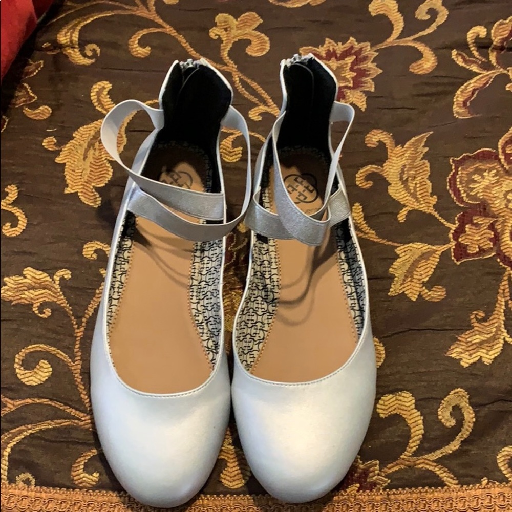 Daisy Fuentes Ballerina Flats